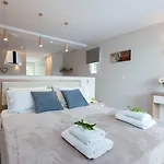 Anita Village * פראמה