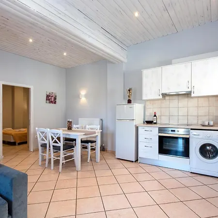 Anita Village * 페라마