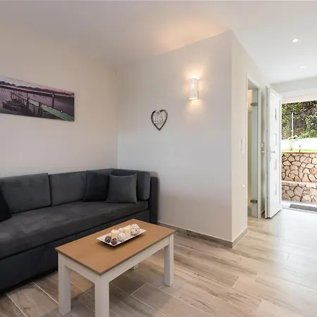 Anita Village * 페라마